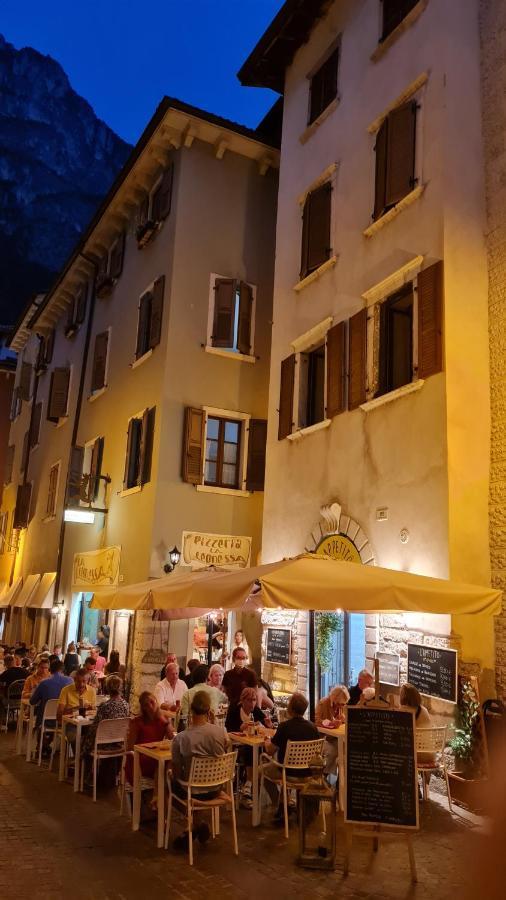 Appartamento Sunrise - Centro Storico N2 ريفا ديل غاردا المظهر الخارجي الصورة